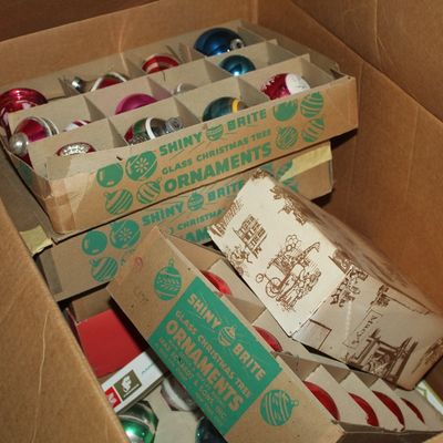 Sale Photo Thumbnail #103: Collection of vintage Shiny Brite glass Christmas tree ornaments in original cardboard organizers and boxes.