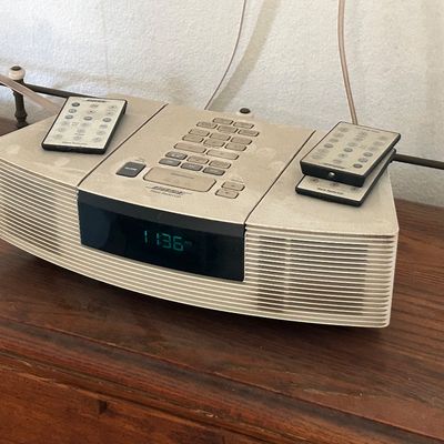 Sale Photo Thumbnail #5: Bose stereo. 