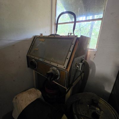 Industrial Abrasive Sandblasting Cabinet
