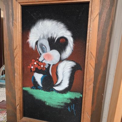 Sale Photo Thumbnail #213: Vintage Black Velvet Painting of a Skunk