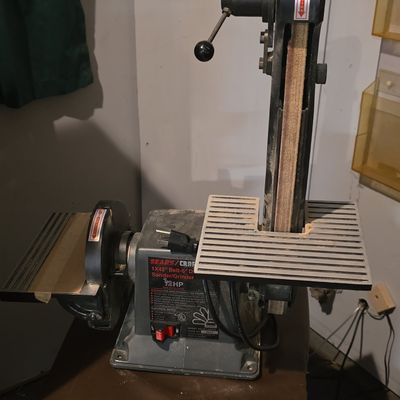 Sale Photo Thumbnail #210: Craftsman 1x42 Belt and 6-inch Disc Sander/Grinder