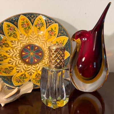 Sale Photo Thumbnail #112: There is a huge selection of Beautiful items in this Online sale.  You are bidding on all items in the photo unless stated otherwise.  Purchases are charged at the close of the auction. Shipping, when available, is only to addresses entered in estatesales