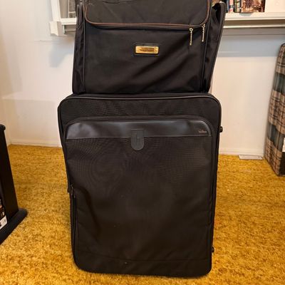 Sale Photo Thumbnail #45: There is a huge selection of Beautiful items in this Online sale.  You are bidding on all items in the photo unless stated otherwise.  Purchases are charged at the close of the auction. Shipping, when available, is only to addresses entered in estatesales
