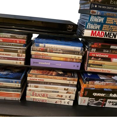 Sale Photo Thumbnail #26: There is a huge selection of Beautiful items in this Online sale.  You are bidding on all items in the photo unless stated otherwise.  Purchases are charged at the close of the auction. Shipping, when available, is only to addresses entered in estatesales