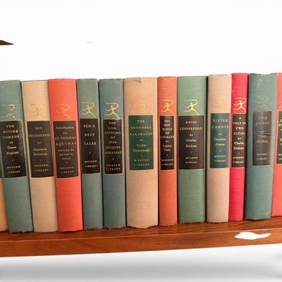 Sale Photo Thumbnail #262: There is a huge selection of Beautiful items in this Online sale.  You are bidding on all items in the photo unless stated otherwise.  Purchases are charged at the close of the auction. Shipping, when available, is only to addresses entered in estatesales