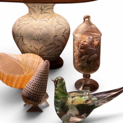 Sale Photo Thumbnail #178: There is a huge selection of Beautiful items in this Online sale.  You are bidding on all items in the photo unless stated otherwise.  Purchases are charged at the close of the auction. Shipping, when available, is only to addresses entered in estatesales