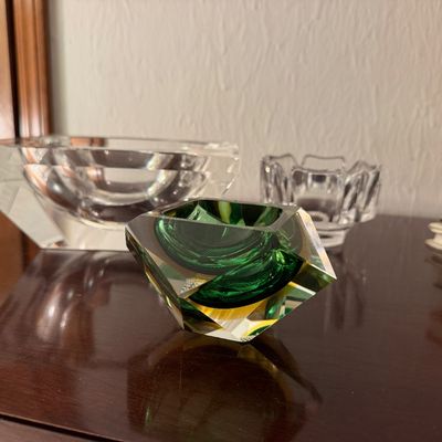 Sale Photo Thumbnail #106: There is a huge selection of Beautiful items in this Online sale.  You are bidding on all items in the photo unless stated otherwise.  Purchases are charged at the close of the auction. Shipping, when available, is only to addresses entered in estatesales