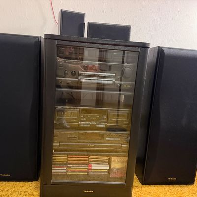 Sale Photo Thumbnail #69: There is a huge selection of Beautiful items in this Online sale.  You are bidding on all items in the photo unless stated otherwise.  Purchases are charged at the close of the auction. Shipping, when available, is only to addresses entered in estatesales