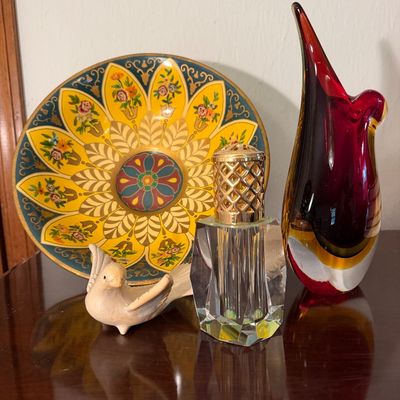 Sale Photo Thumbnail #113: There is a huge selection of Beautiful items in this Online sale.  You are bidding on all items in the photo unless stated otherwise.  Purchases are charged at the close of the auction. Shipping, when available, is only to addresses entered in estatesales