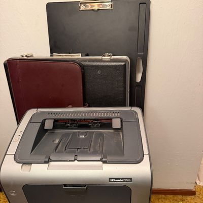 Sale Photo Thumbnail #252: There is a huge selection of Beautiful items in this Online sale.  You are bidding on all items in the photo unless stated otherwise.  Purchases are charged at the close of the auction. Shipping, when available, is only to addresses entered in estatesales