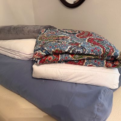Sale Photo Thumbnail #30: There is a huge selection of Beautiful items in this Online sale.  You are bidding on all items in the photo unless stated otherwise.  Purchases are charged at the close of the auction. Shipping, when available, is only to addresses entered in estatesales