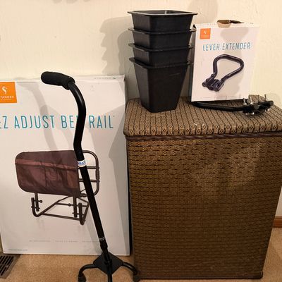 Sale Photo Thumbnail #121: There is a huge selection of Beautiful items in this Online sale.  You are bidding on all items in the photo unless stated otherwise.  Purchases are charged at the close of the auction. Shipping, when available, is only to addresses entered in estatesales