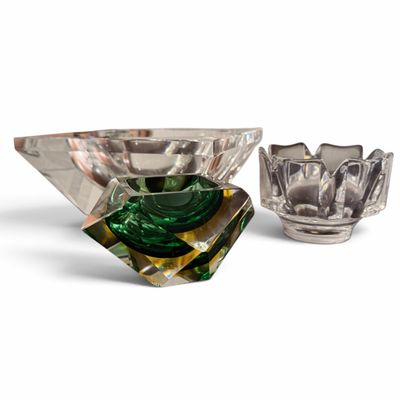 Sale Photo Thumbnail #105: There is a huge selection of Beautiful items in this Online sale.  You are bidding on all items in the photo unless stated otherwise.  Purchases are charged at the close of the auction. Shipping, when available, is only to addresses entered in estatesales