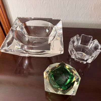 Sale Photo Thumbnail #107: There is a huge selection of Beautiful items in this Online sale.  You are bidding on all items in the photo unless stated otherwise.  Purchases are charged at the close of the auction. Shipping, when available, is only to addresses entered in estatesales