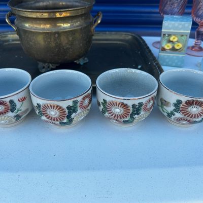 Sale Photo Thumbnail #103: Variety of items, from vintage glass to furniture, to art!