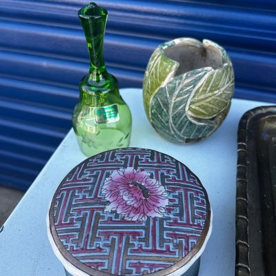 Sale Photo Thumbnail #100: Variety of items, from vintage glass to furniture, to art!