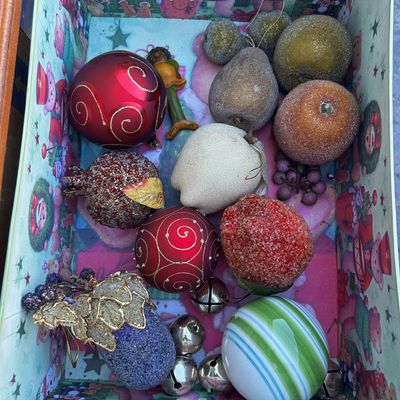 Sale Photo Thumbnail #108: Variety of items, from vintage glass to furniture, to art!