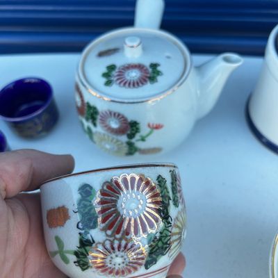 Sale Photo Thumbnail #26: Variety of items, from vintage glass to furniture, to art!
