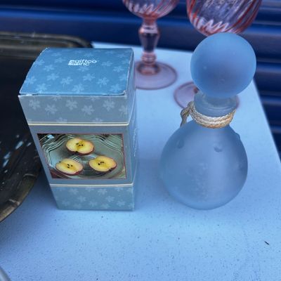 Sale Photo Thumbnail #97: Variety of items, from vintage glass to furniture, to art!