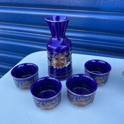 Sale Photo Thumbnail #25: Variety of items, from vintage glass to furniture, to art!