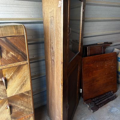 Sale Photo Thumbnail #122: Variety of items, from vintage glass to furniture, to art!
