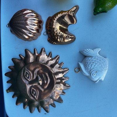 Sale Photo Thumbnail #63: Variety of items, from vintage glass to furniture, to art!