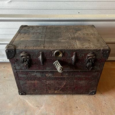 Sale Photo Thumbnail #43: Variety of items, from vintage glass to furniture, to art!