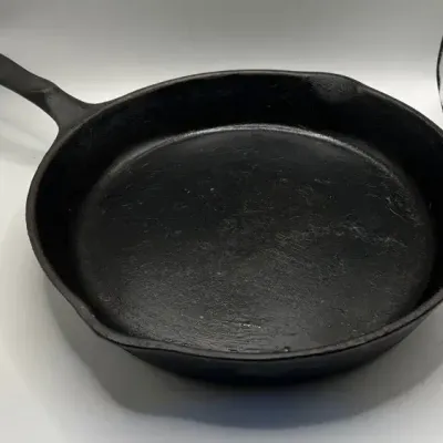 Wagner 10” Cast Iron Skillet