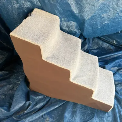  4-step foam pet staircase