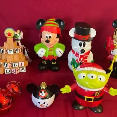Vtg Holiday Disney & Pixar Popcorn Buckets & Sipper