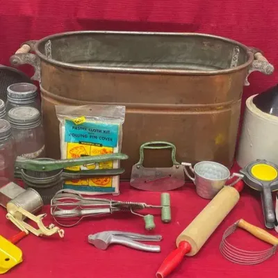 Vtg & Antique Kitchenware & Tools 