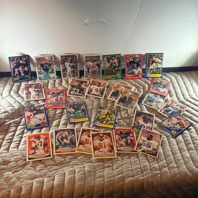 1988-1990 NFL Football Cards Lot (25+) - Dan Marino, Bo Jackson, Lawrence Taylor