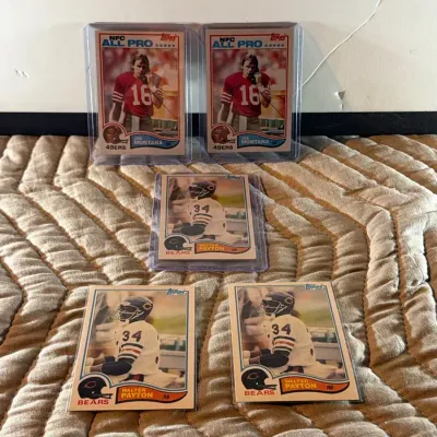 1982 Topps Football Lot of 5 - (2) Joe Montana 2nd Yr & (3) Walter Payton #302