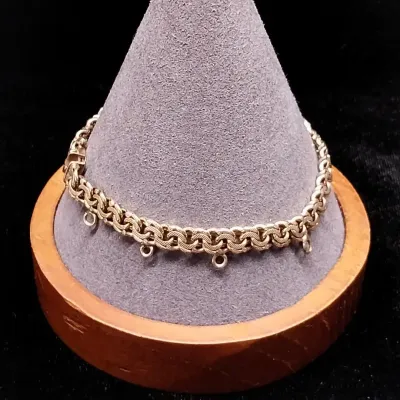 10k Charm Bracelet 