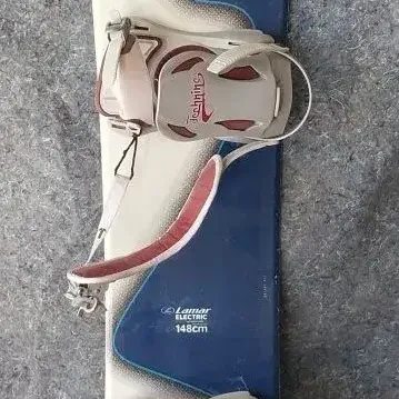 Lamar Electric 148cm Snowboard
