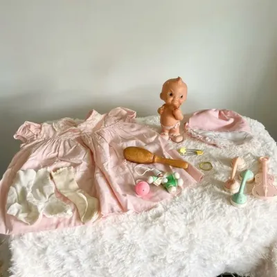 Vintage Alan Jay Angry Fighting Baby Squeak Toy & Baby Layette Set