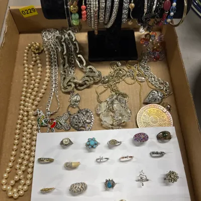 Sale Photo Thumbnail #212