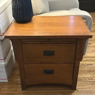 Pair of Solid Wood Mission / Craftsman Style Nightstands / Side Tables with Pull-Out Tray