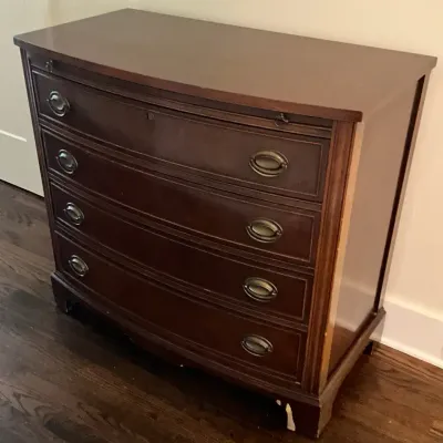 Bow-front Batchelor Chest
