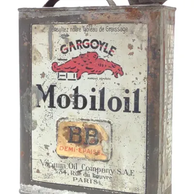 Sale Photo Thumbnail #157: Gargoyle Mobiloil "BB" 2 Quart French Oil Can