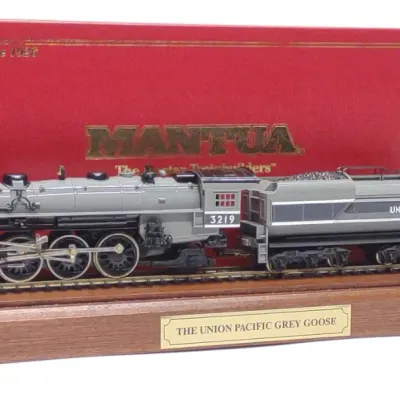 Sale Photo Thumbnail #510: Mantua 03004 Grey Goose Locomotive & Tender Train