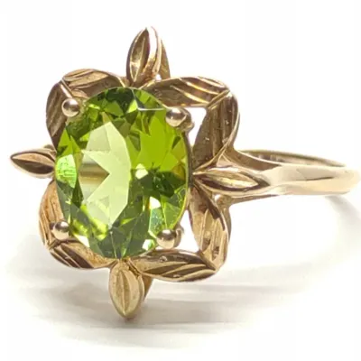 Sale Photo Thumbnail #220: 10K Yellow Gold & 2.25ct Peridot Ring (sz 9)