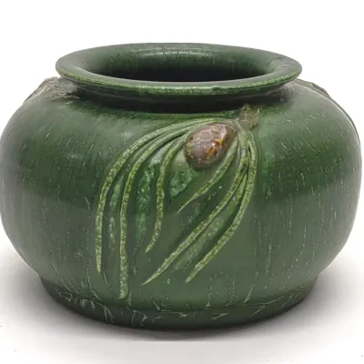 Sale Photo Thumbnail #379: Ephraim Pottery Northwoods Pine Cone Cabinet Vase