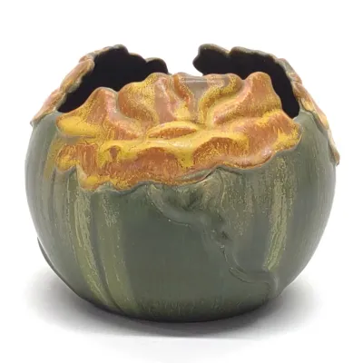 Sale Photo Thumbnail #382: Ephraim Pottery Cottage Garden Cabinet Vase