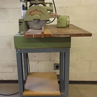 Vintage DeWalt GW1 9" Radial Arm Saw
