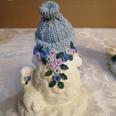 Sale Photo Thumbnail #823: Snowman is 8-1/2" tall, Snow Buddies is  5" tall, See pictures