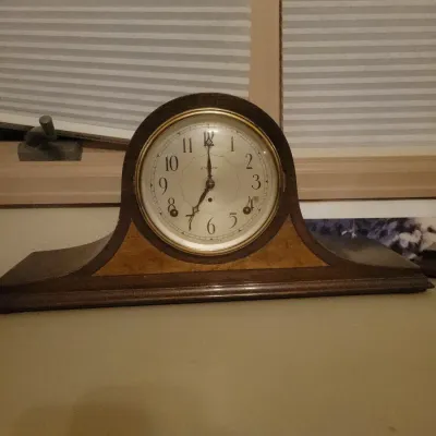 Sale Photo Thumbnail #46: Mantle Clocks