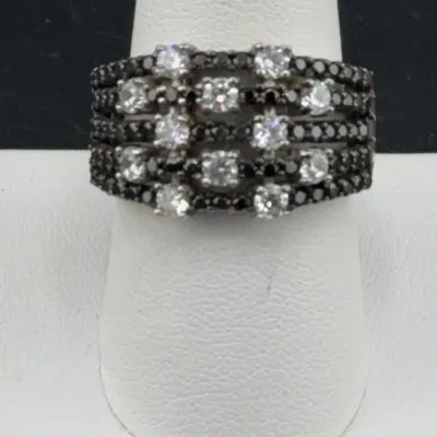 Sale Photo Thumbnail #576