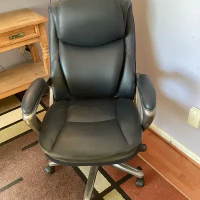 Sorta Executive Air Chair