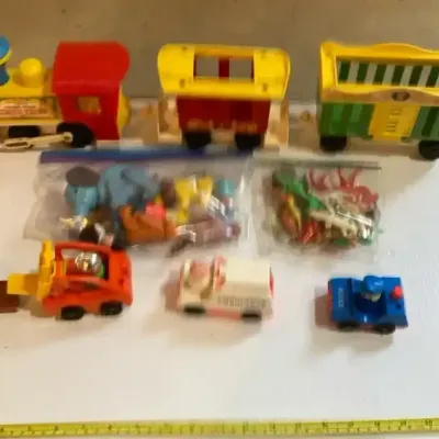 Fisher Price Circus Train And Emergency People
